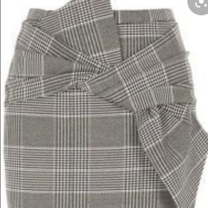 River Island bow front pencil skirt, US 6